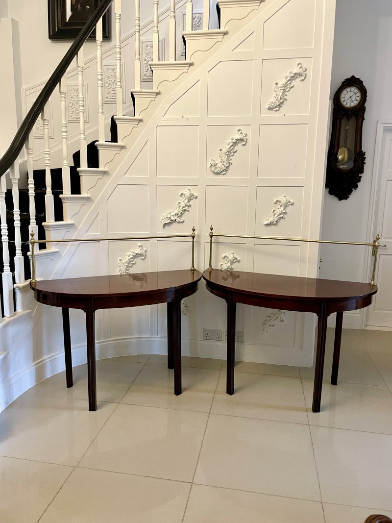 Unusual Pair of Antique George III Quality Mahogany Demi-Lune Consoles Tables - Image 3